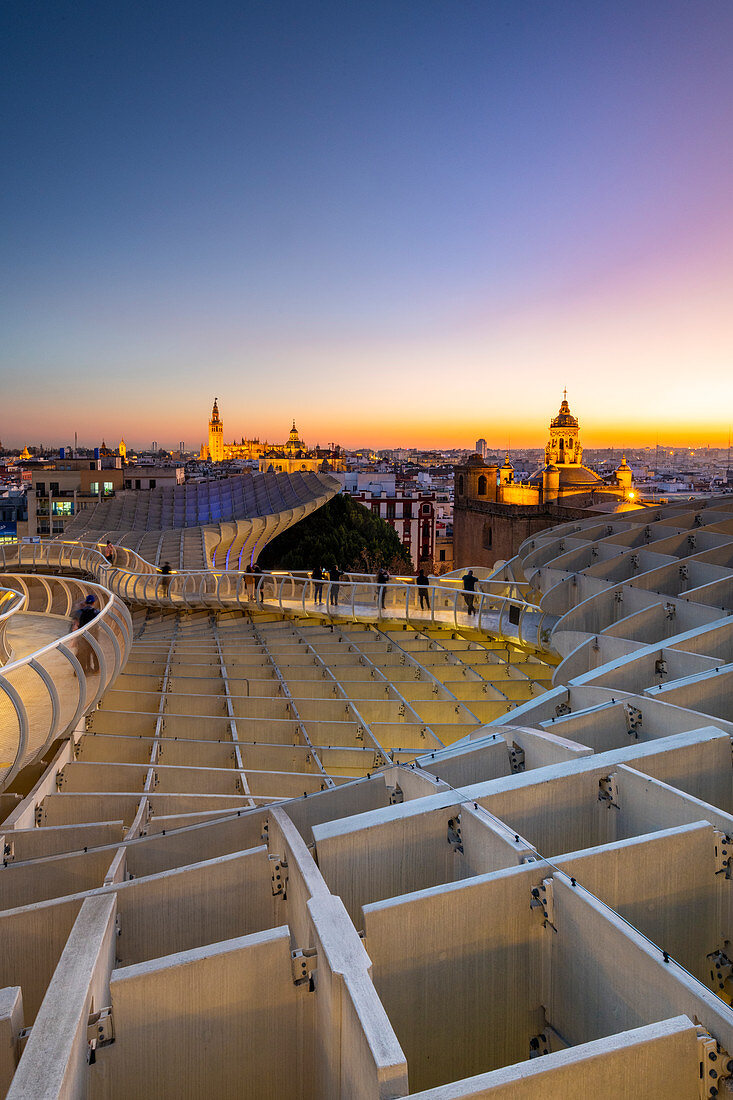 Spiralförmige Wege des Metropol Parasol, Plaza de la Encarnacion, Sevilla, Andalusien, Spanien, Europa