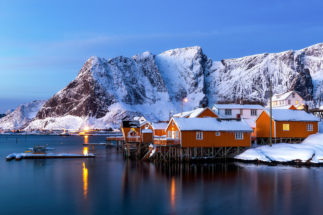 Rorbuer Hütten, Rorbu, Sakrisoy, Moskenesoya, Lofoten Inseln, Nordland, Arktis, Norwegen, Europa