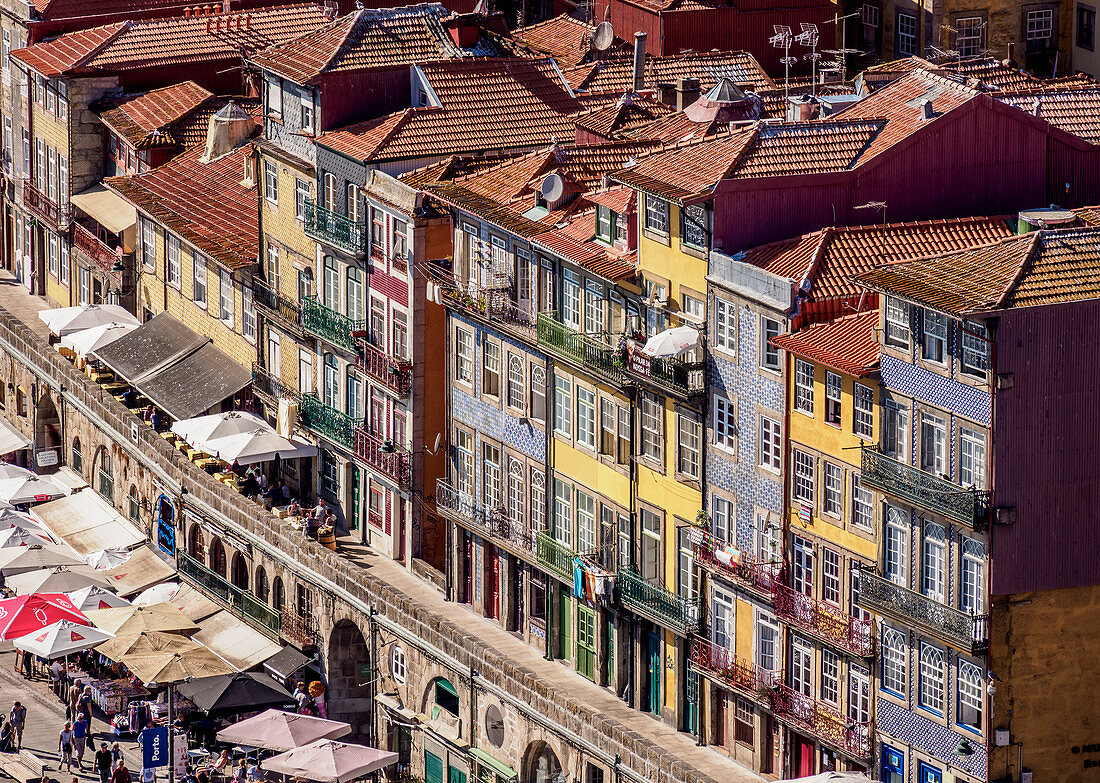 Bunte Häuser von Ribeira, erhöhte Ansicht, Porto, Portugal, Europa