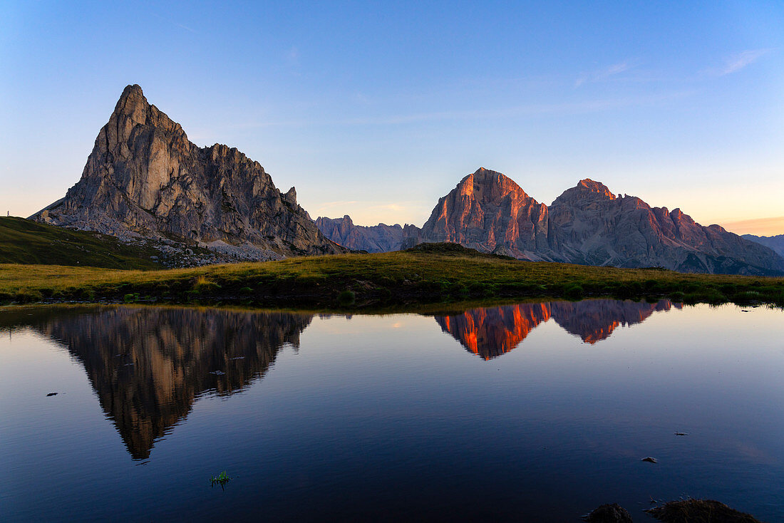 Giau Pass, Gusela and Tofana at sunrise, Dolomites, Veneto, Italy, Europe