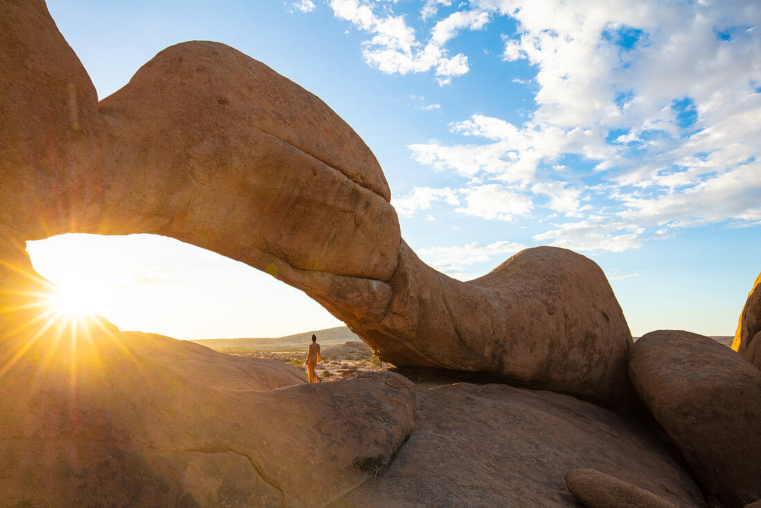 Modell auf Spitzkoppe, Namibia, Afrika