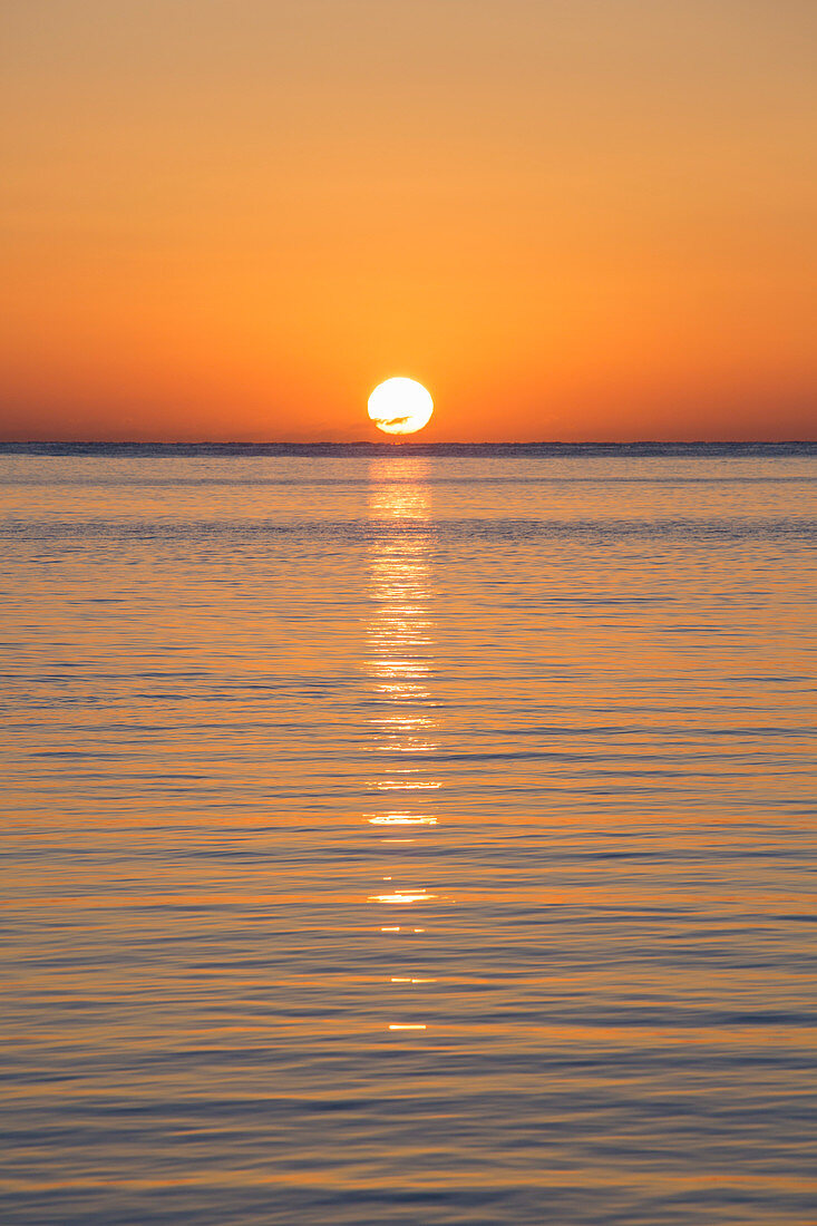 Golden sunrise over the Sea of Crete, Rethymno (Rethymnon), Crete, Greek Islands, Greece, Europe