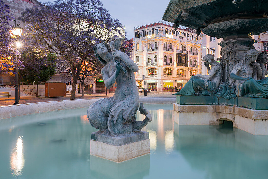 Brunnen vor dem Teatro Nacional D. Maria II, Praça Rossio, Lissabon, Portugal