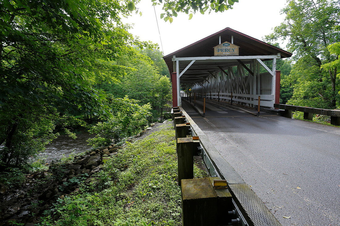 Alte Holzbrücke in Powerscourt, Quebec, Kanada