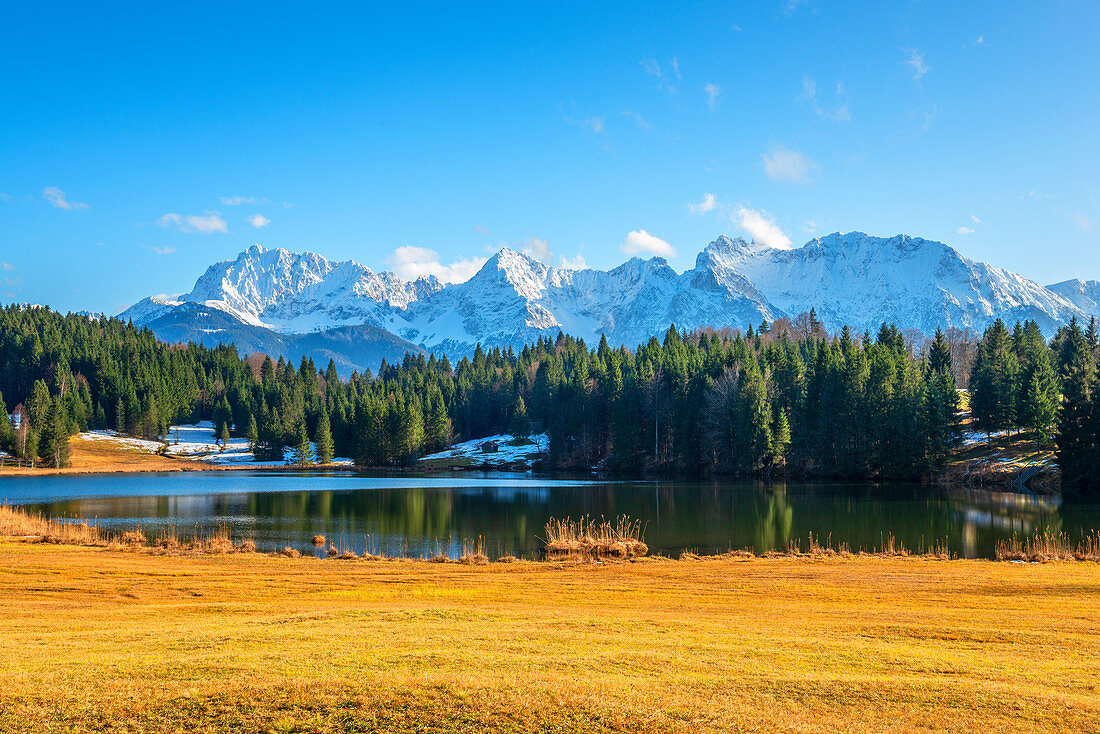 Geroldsee mit Karwendel, Krün bei Garmisch-Partenkirchen, Werdenfelser Land, Bayern, Deutschland