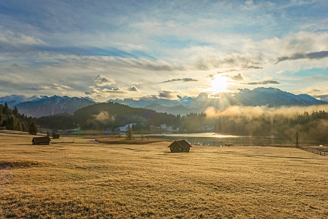 Sonnenaufgang am Geroldsee mit Karwendel, Krün bei Garmisch-Partenkirchen, Werdenfelser Land, Bayern, Deutschland