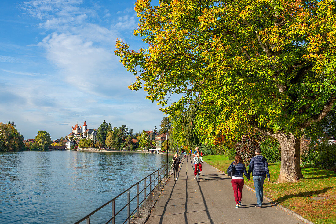 Waterfront promenade on the Aaare with Thun Castle, Lake Thun, Thun, Canton of Bern, Switzerland