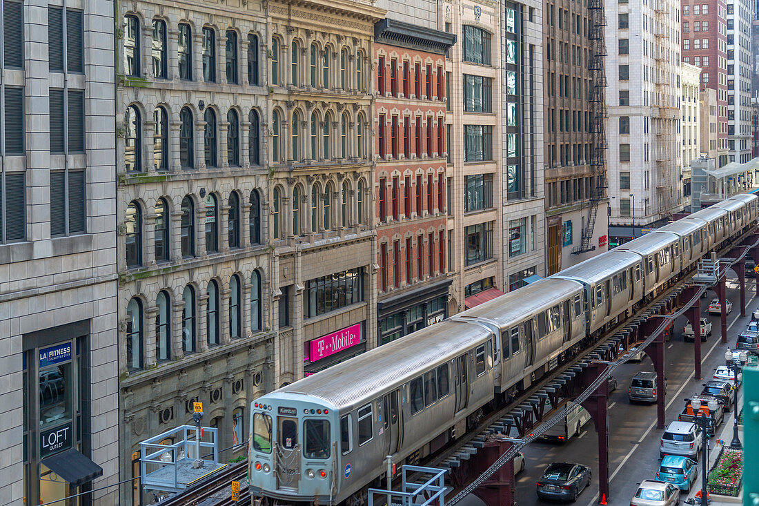 View of Loop Train on North Wabash Avenue, Chicago, Illinois, United States of America, North America