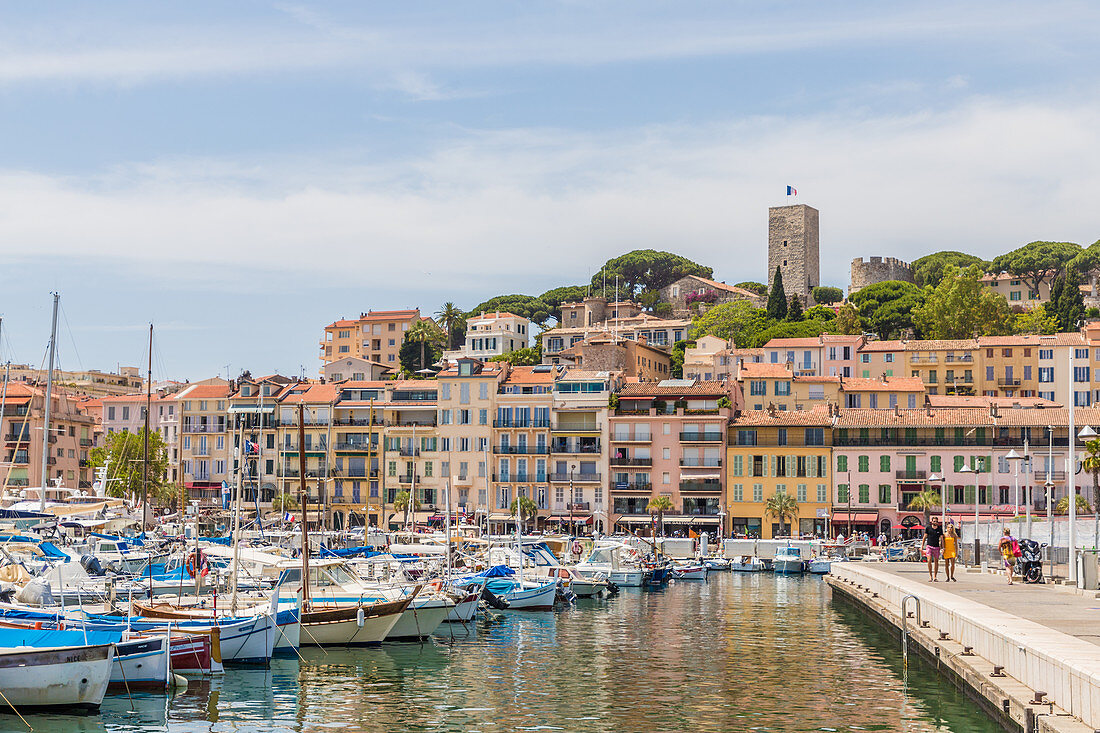 Hafen von Le Vieux Port in Cannes, Alpes Maritimes, Côte d'Azur, Provence, Französische Riviera, Frankreich, Mittelmeer, Europa