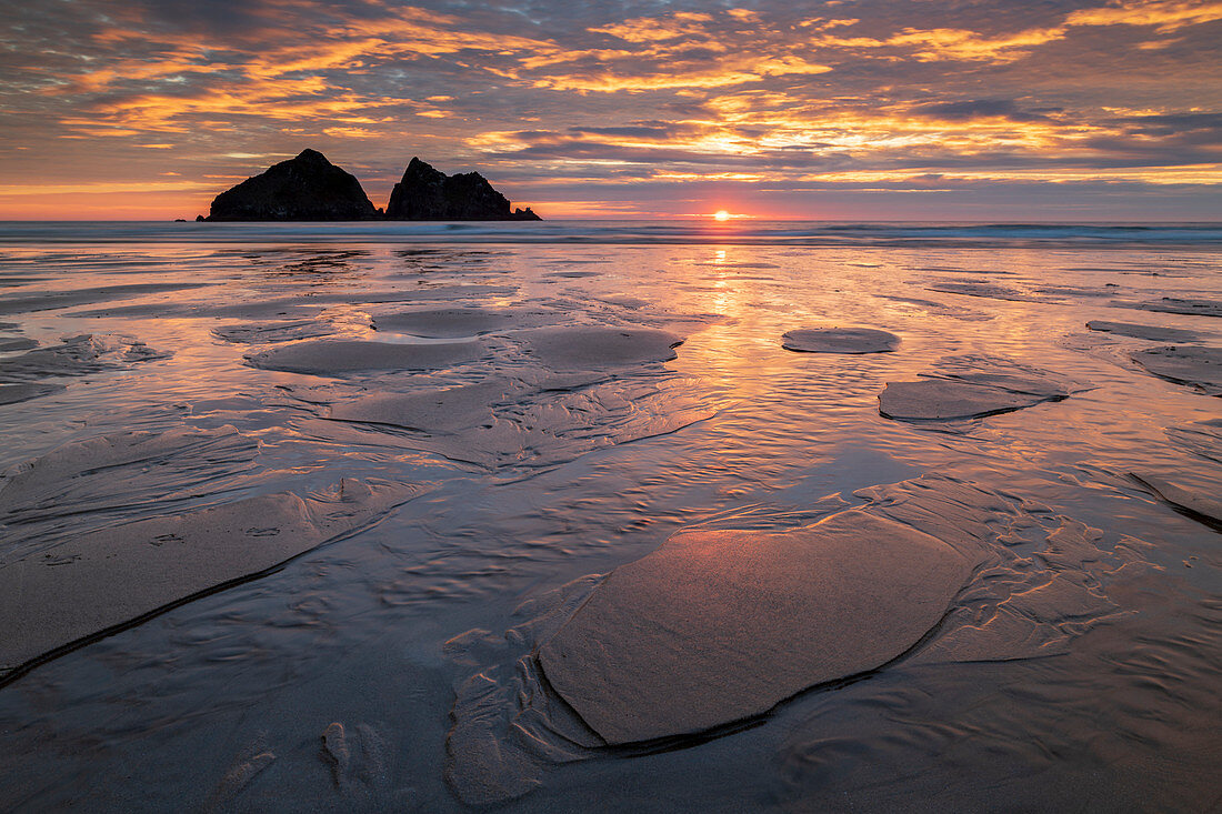 Sunset over Holywell Bay on the North Cornish coast, Cornwall, England, United Kingdom, Europe