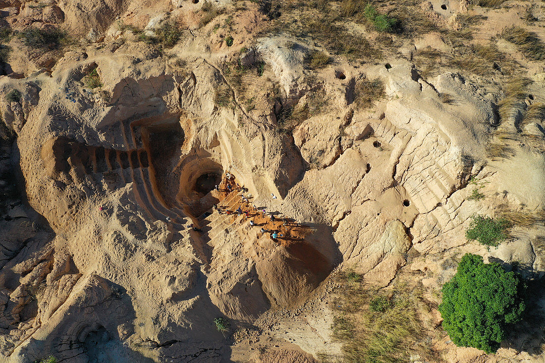 Ilakaka sapphire mine, one of Earth's largest known alluvial sapphire deposits, Ilakaka, Ihorombe Region, Madagascar, Africa