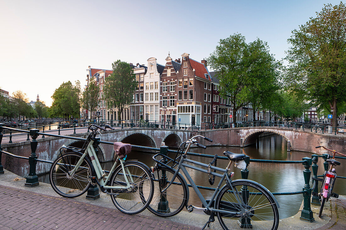 Der Keizersgracht-Kanal in Amsterdam, Nordholland, Niederlande, Europa