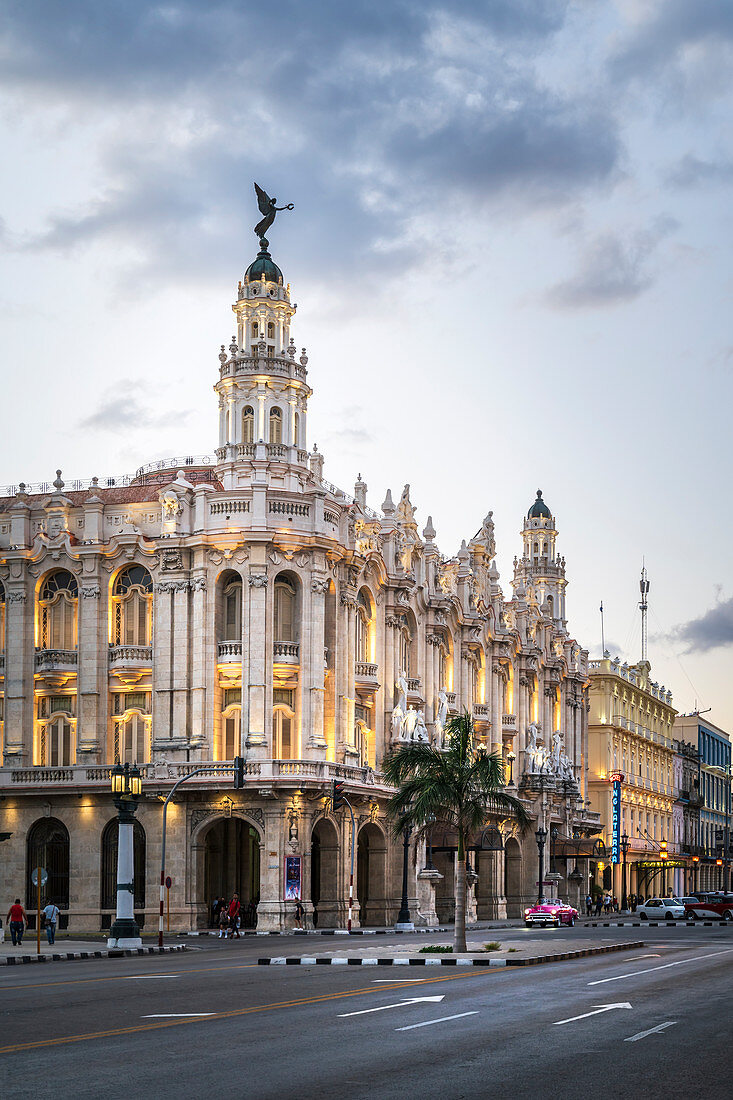 The Gran Teatro de La Habana at dusk, UNESCO World Heritage Site, Havana, Cuba, West Indies, Caribbean, Central America