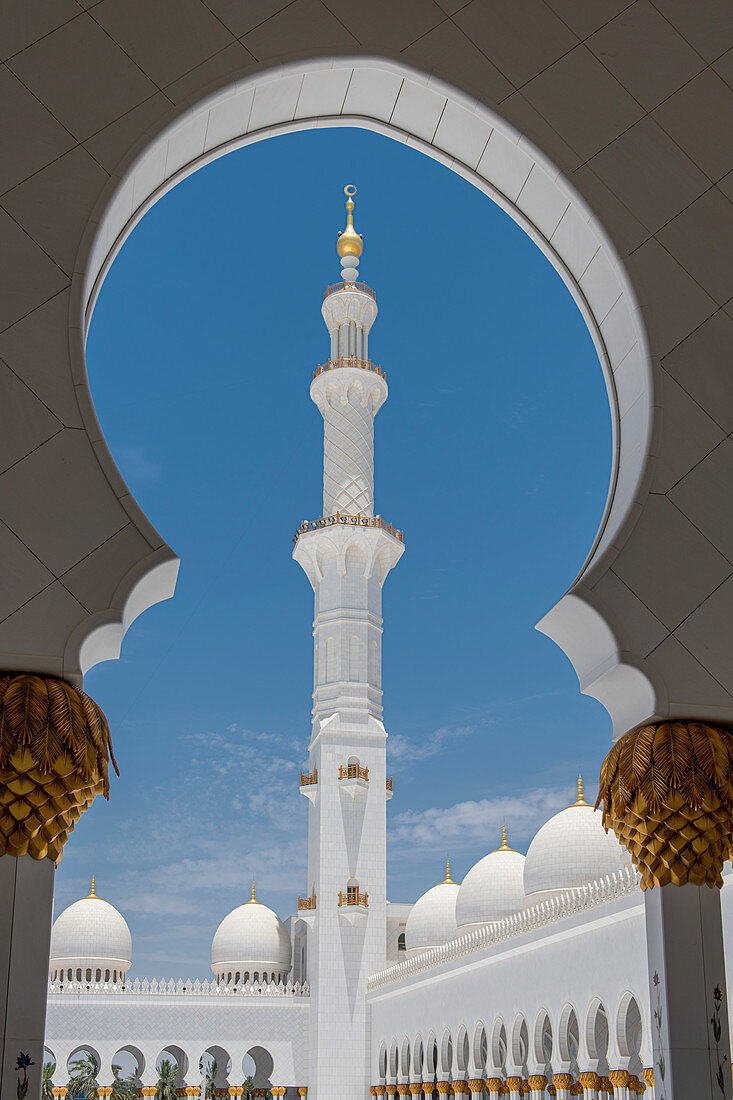 Verzierte Bögen der Scheich-Zayid-Moschee, Abu Dhabi, Vereinigte Arabische Emirate, Naher Osten