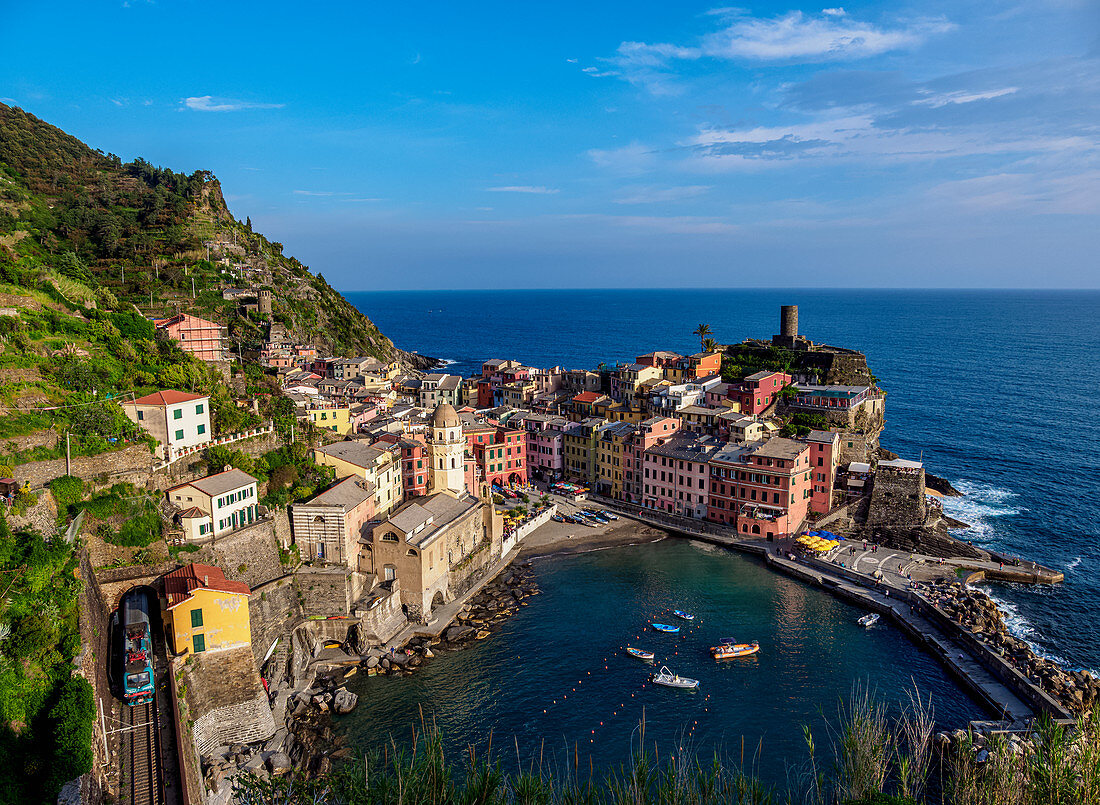 Vernazza, erhöhte Ansicht, Cinque Terre, UNESCO-Weltkulturerbe, Ligurien, Italien, Europa