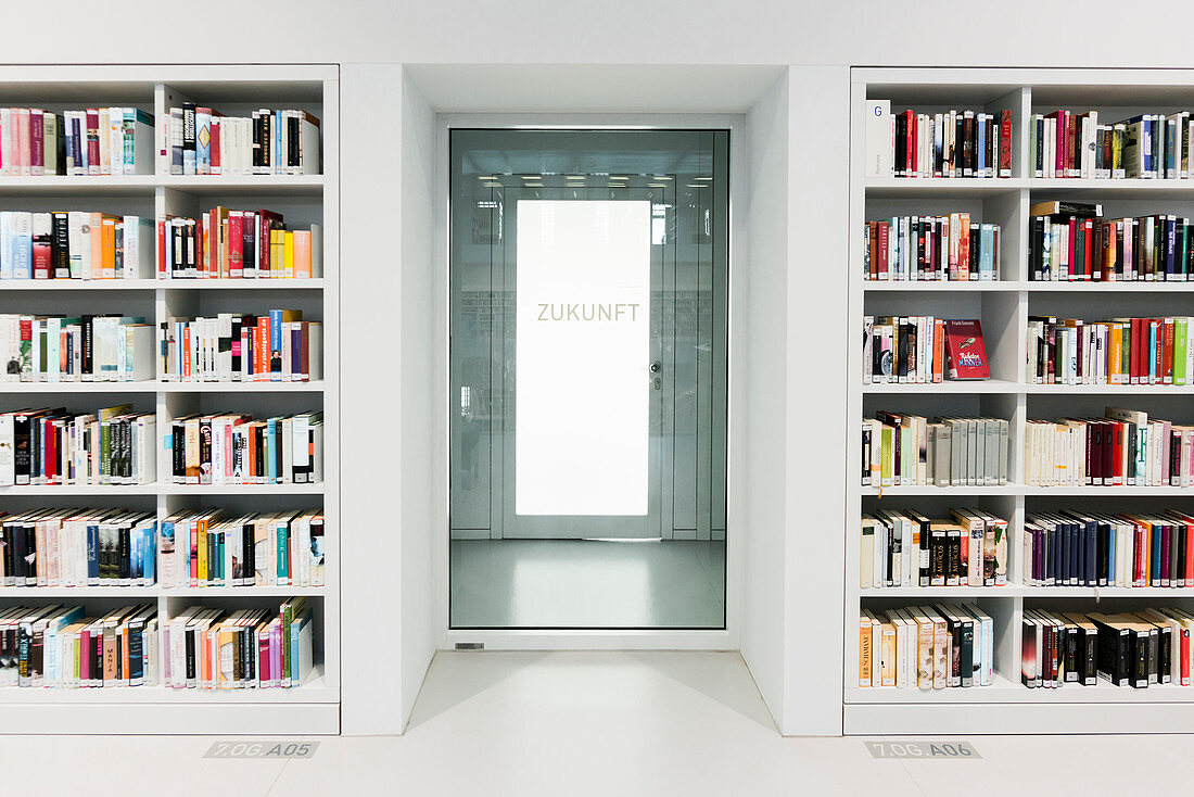 Stadtbibliothek, Innenansicht, Architekt Eun Young Yi, Stuttgart, Baden-Württemberg, Deutschland