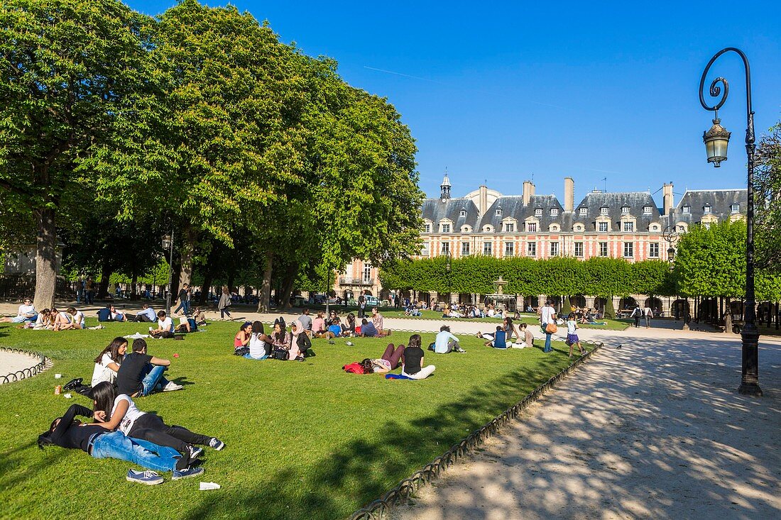 France, Paris, the Marais, the Place des Vosges