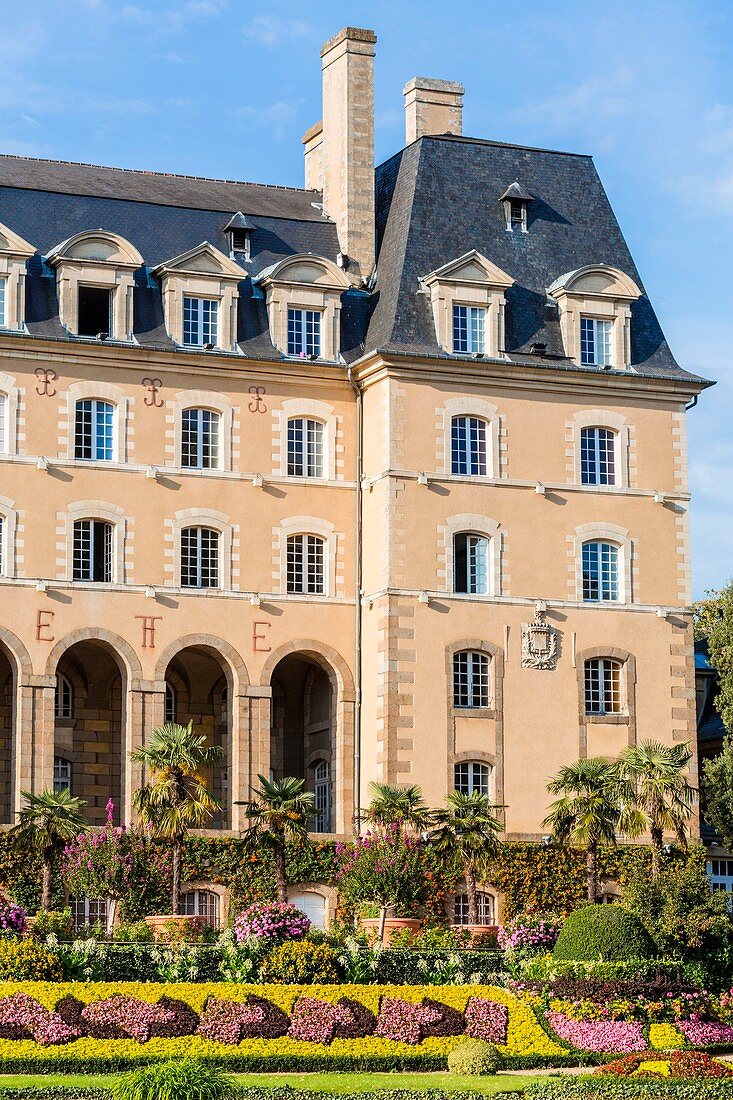 Frankreich, Ille et Vilaine, Rennes, St. George Hall aus dem 17. Jahrhundert des Architekten Pierre Corbineau mit französischem Garten