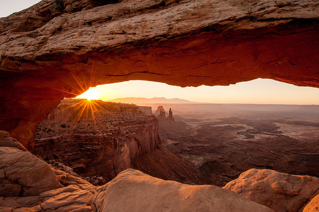 Mesa Arch, Canyonlands National Park, Utah, Vereinigte Staaten von Amerika, Nordamerika