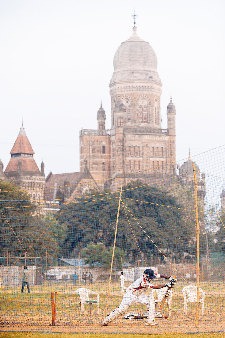 Cricket bei Azad Maidan, Mumbai (Bombay), Indien, Südasien