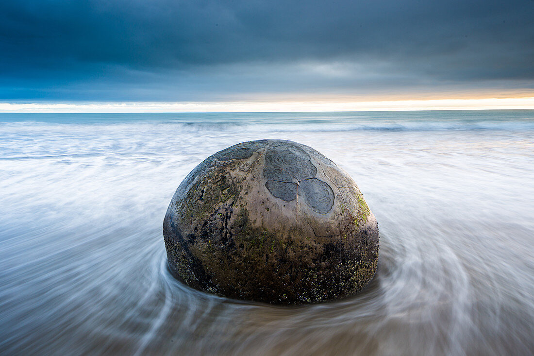 Moeraki Boulder, Koekohe Beach, Moeraki Penninsula, Otago, South Island, New Zealand, Pacific