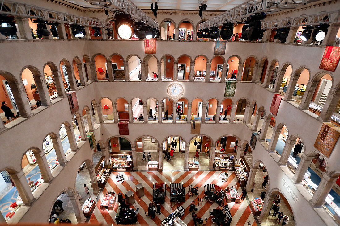 Luxus-Einkaufszentrum Fondaco dei Tedeschi, Venedig, Venetien, Italien, Europa