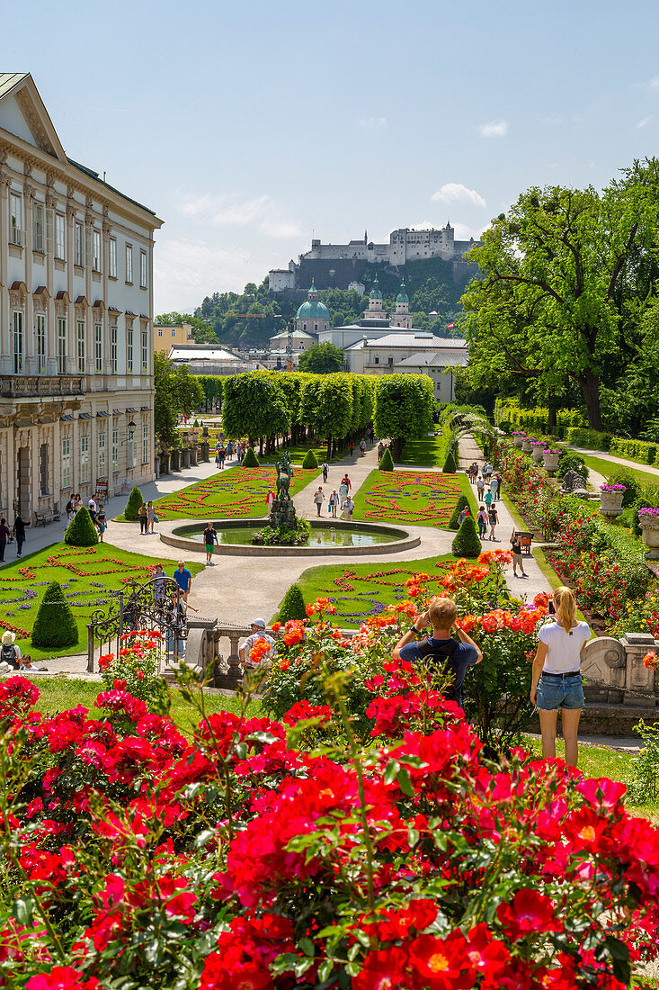 Blick vom Mirabellgarten auf die Burg Hohensalzburg, UNESCO-Weltkulturerbe, Salzburg, Österreich, Europa