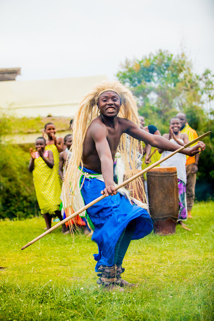 Dancers, Bwindi Impenetrable Forest National Park, Uganda, East Africa, Africa