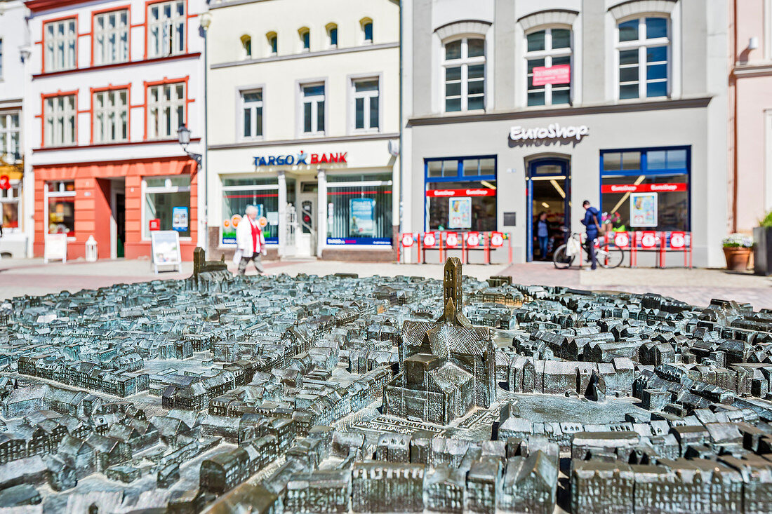 Marktplatz (market place square) in the centrum of Wismar, brass model of old town. Wismar stadt, Mecklenburg–Vorpommern, Germany.