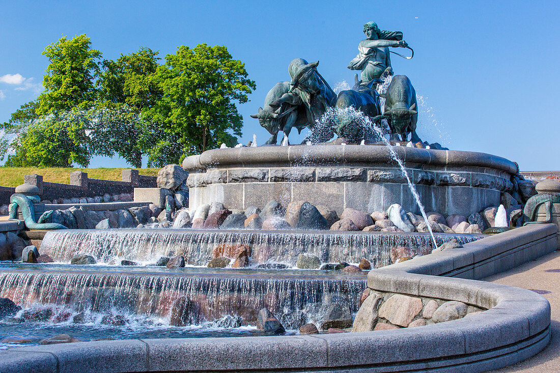 Gefion Fountain (Gefionspringvandet). … – License image – 71320231 ❘ lookphotos