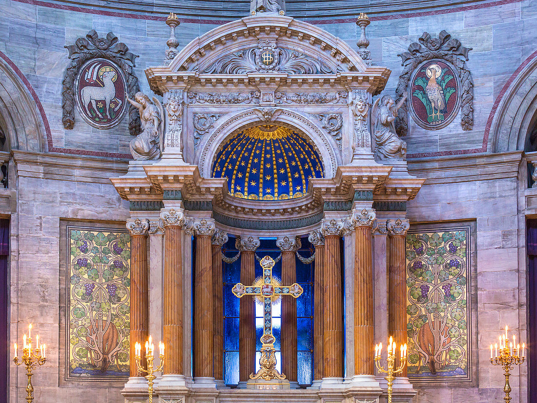 Frederik's Church (Danish: Frederiks Kirke), popularly known as The Marble Church (Marmorkirken) for its rococo architecture, Copenhagen, Zealand, Denmark