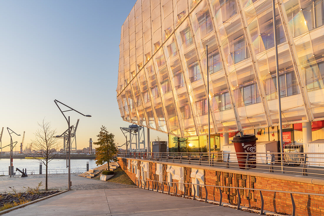 View of Unilever headquarters on Strandkai, with a view of the port of Hamburg, HafenCity, Free Hanseatic City of Hamburg, Northern Germany, Germany, Europe