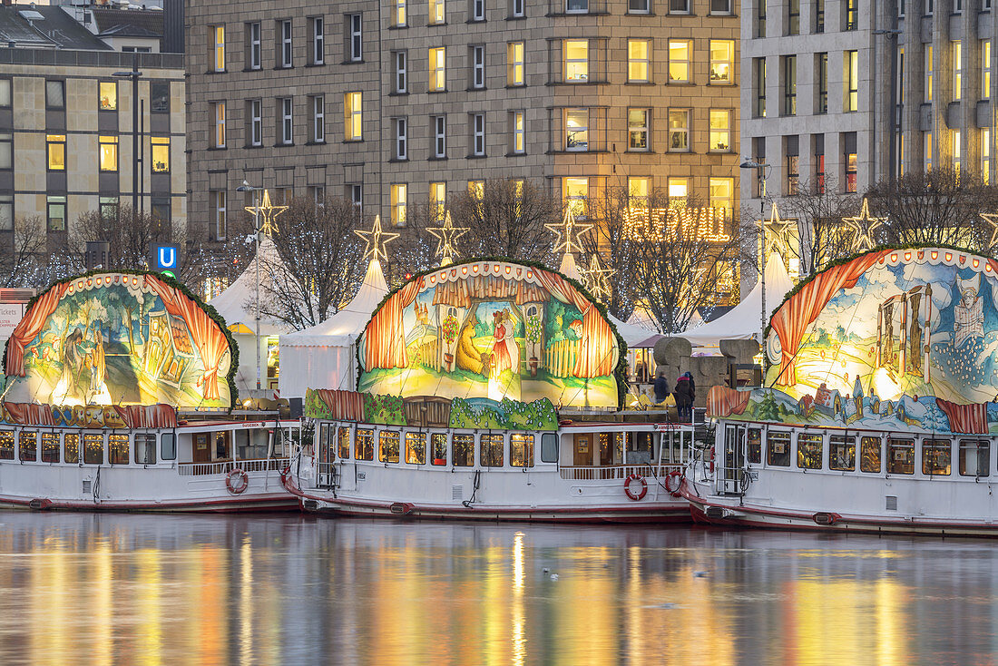 Weihnachten an der Binnenalster mit Blick auf Einkaufsstraße Neuer Wall, Hansestadt Hamburg, Norddeutschland, Deutschland, Europa