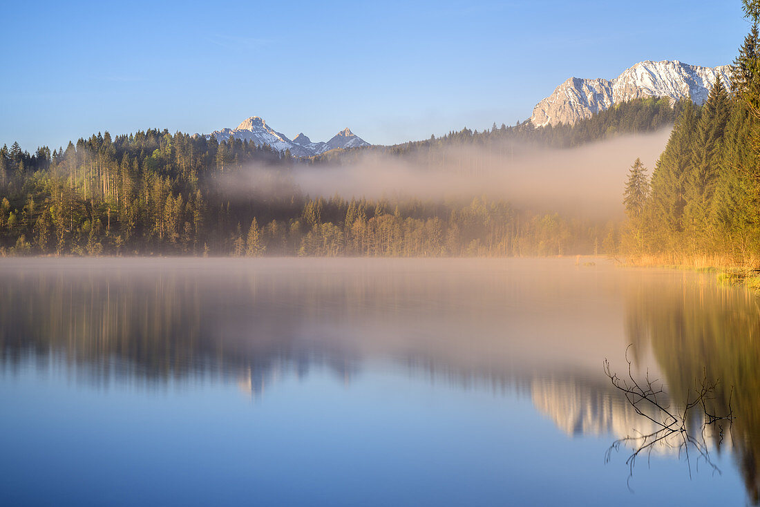 Barmsee vor dem Wettersteingebirge, Krün, Werdenfelser Land, Oberbayern, Bayern, Deutschland