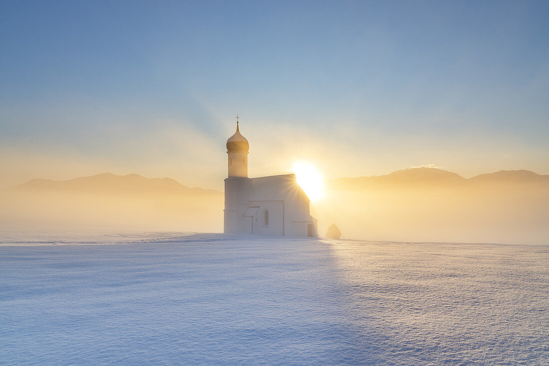 Church of St. Johannisrain near Penzberg in winter, Pfaffenwinkel, Upper Bavaria, Bavaria, southern Germany, Germany, Europe