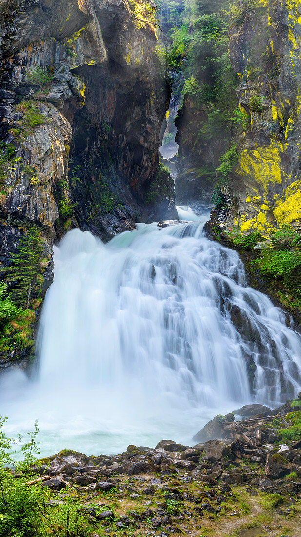 Reinbachfälle, der Wasserfall, Naturdenkmal im Ahrntal, Südtirol, Italien