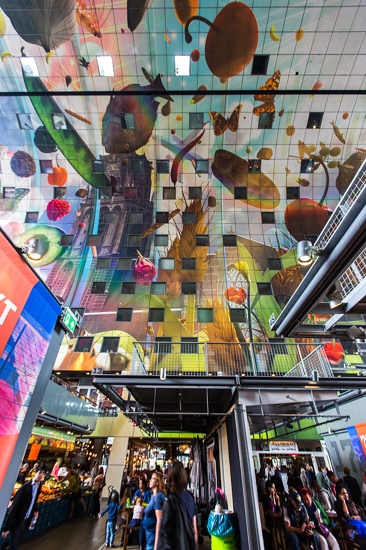 Markthal Rotterdam, überdachter Markt, gastronomischer Bummel, künstlerische Kuriosität, Stadtzentrum, Rotterdam, Niederlande