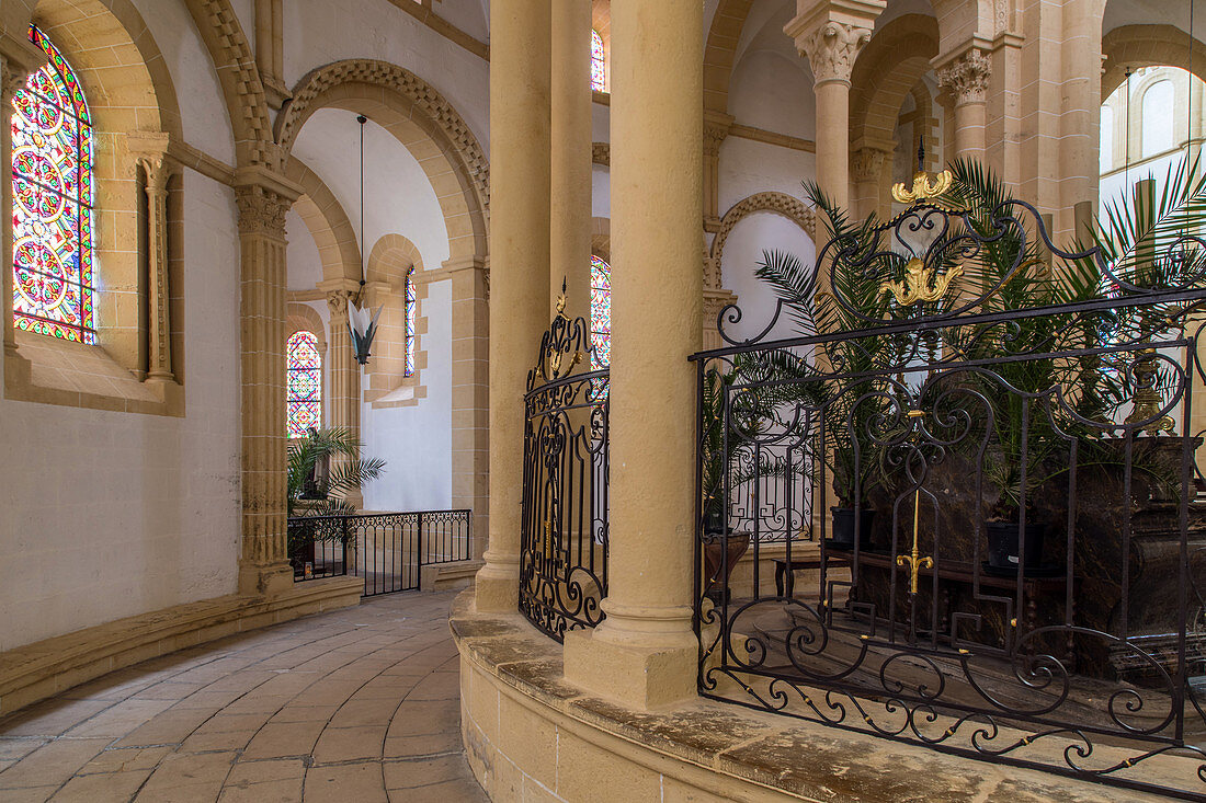 Chorumgang in der Sacre Coeur Basilica, Paray-Le-Monial, Frankreich