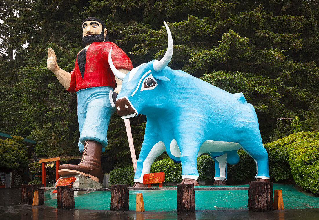 Paul Bunyan Skulptur im Trees of Mystery Park, Redwood National Park, Kalifornien, USA