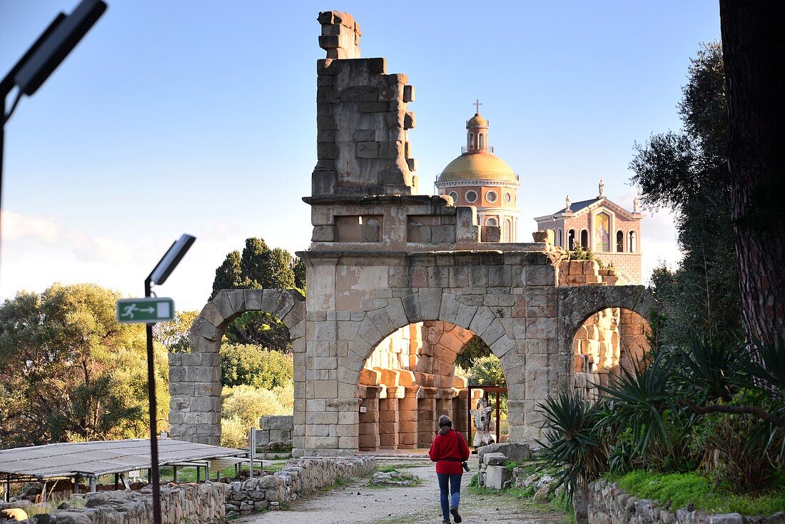 Ruinen, Römische Ausgrabungen an der Santuario della Madonna Nera, Tindari, Nordküste, Sizilien, Italien