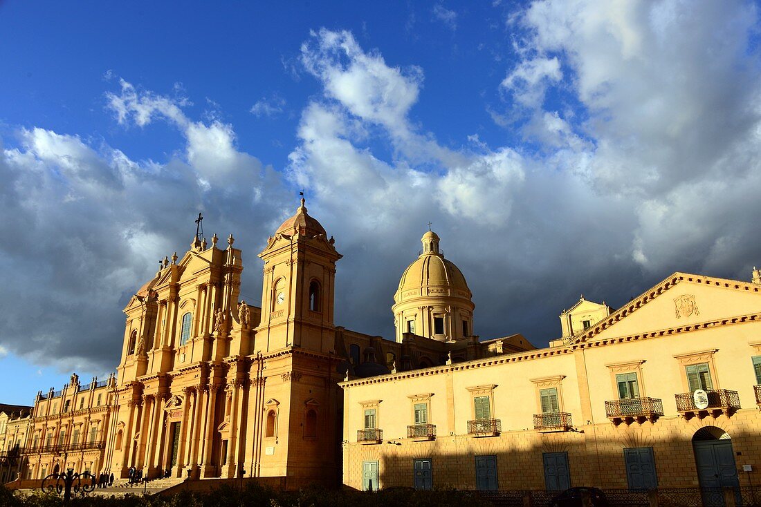 Evening sun, evening light at Noto Cathedral, east coast, Sicily, Italy