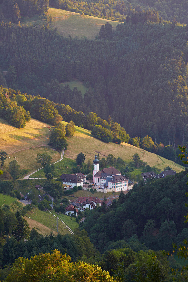 Blick auf St.Ulrich an Sommerabend, Südlicher Schwarzwald, Baden-Württemberg, Deutschland