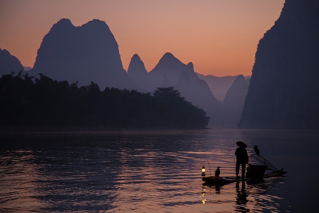 Cormorant Fisherman on River Li Guilin Region Guangxi, China LA008360