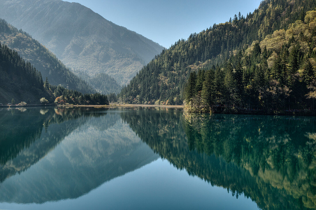 Bamboo Arrow Lake\nJiuzhaigou National Park\nSichuan, China\nLA007874\n