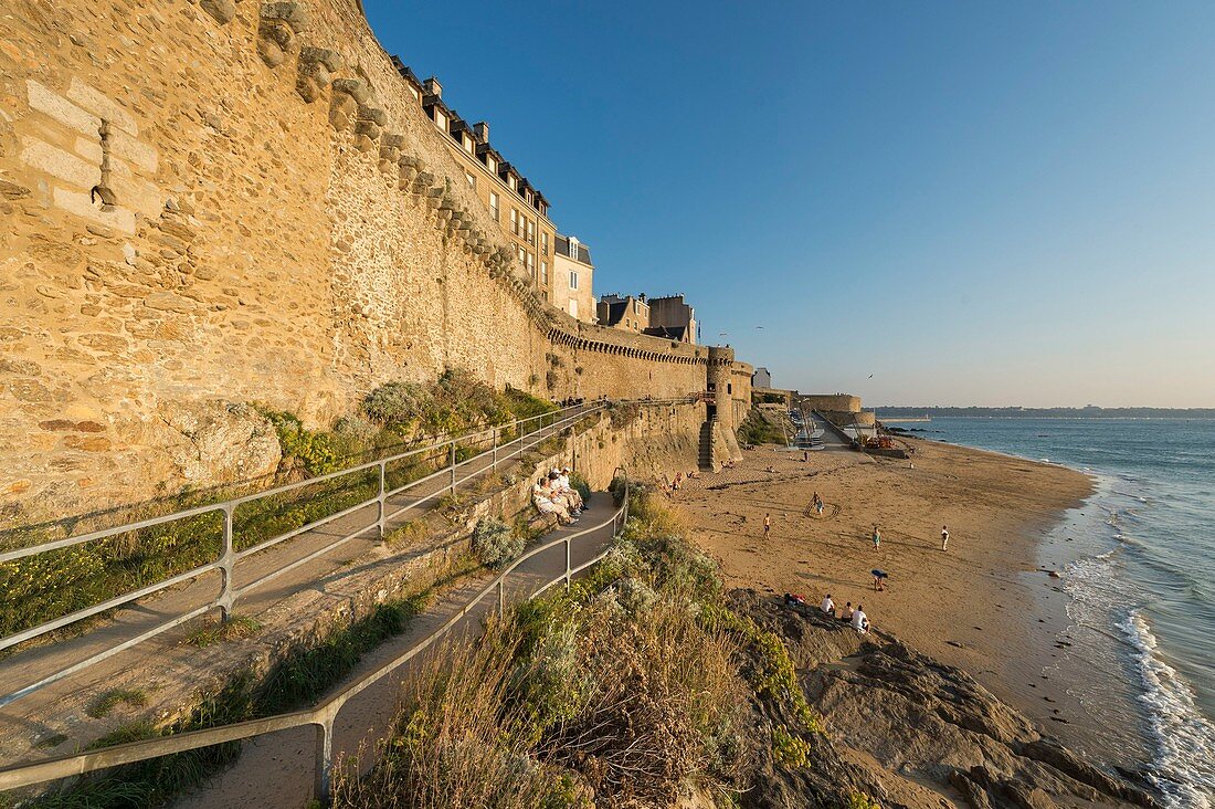 Frankreich, Ille et Vilaine, Saint Malo, Festungsmauern umschließen die Altstadt