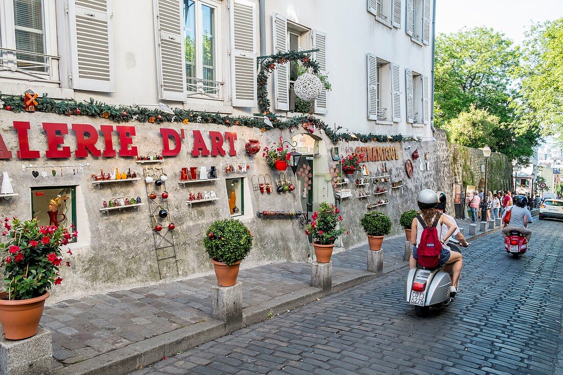 France, Paris, Montmartre, Saules street