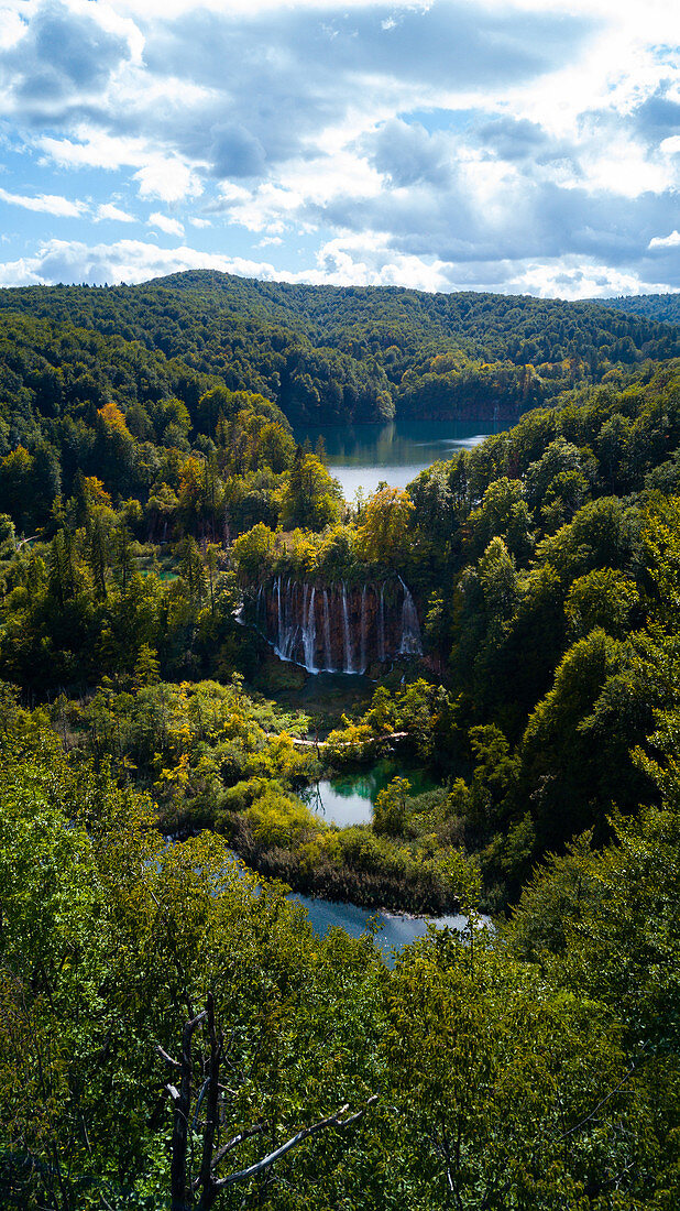 Wasserfall im Nationalpark Plitvicer Seen, Kroatien