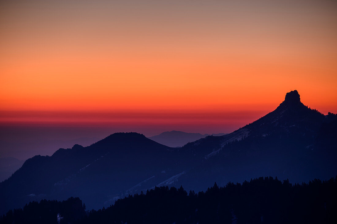 Morgenrot on the Kampenwand, from the Hochries, Chiemgau Alps, Upper Bavaria, Bavaria, Germany