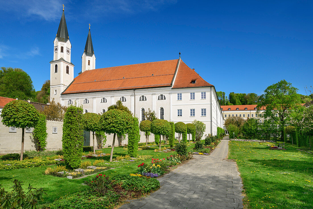 Park and church in Gars, Gars, Benediktradweg, Upper Bavaria, Bavaria, Germany