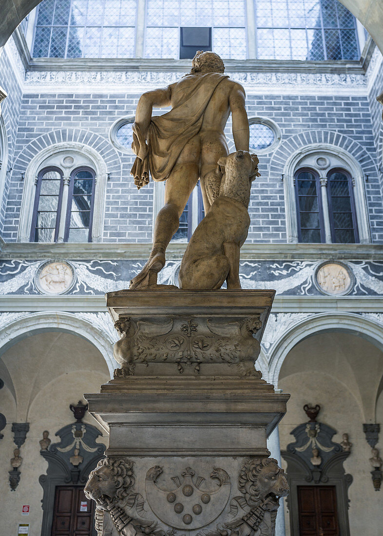 Orpheusstatue im Innenhof des Palazzo Medici Riccardi in Florenz, Italien